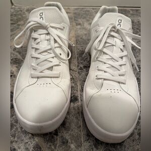 Men’s White ON Roger’s